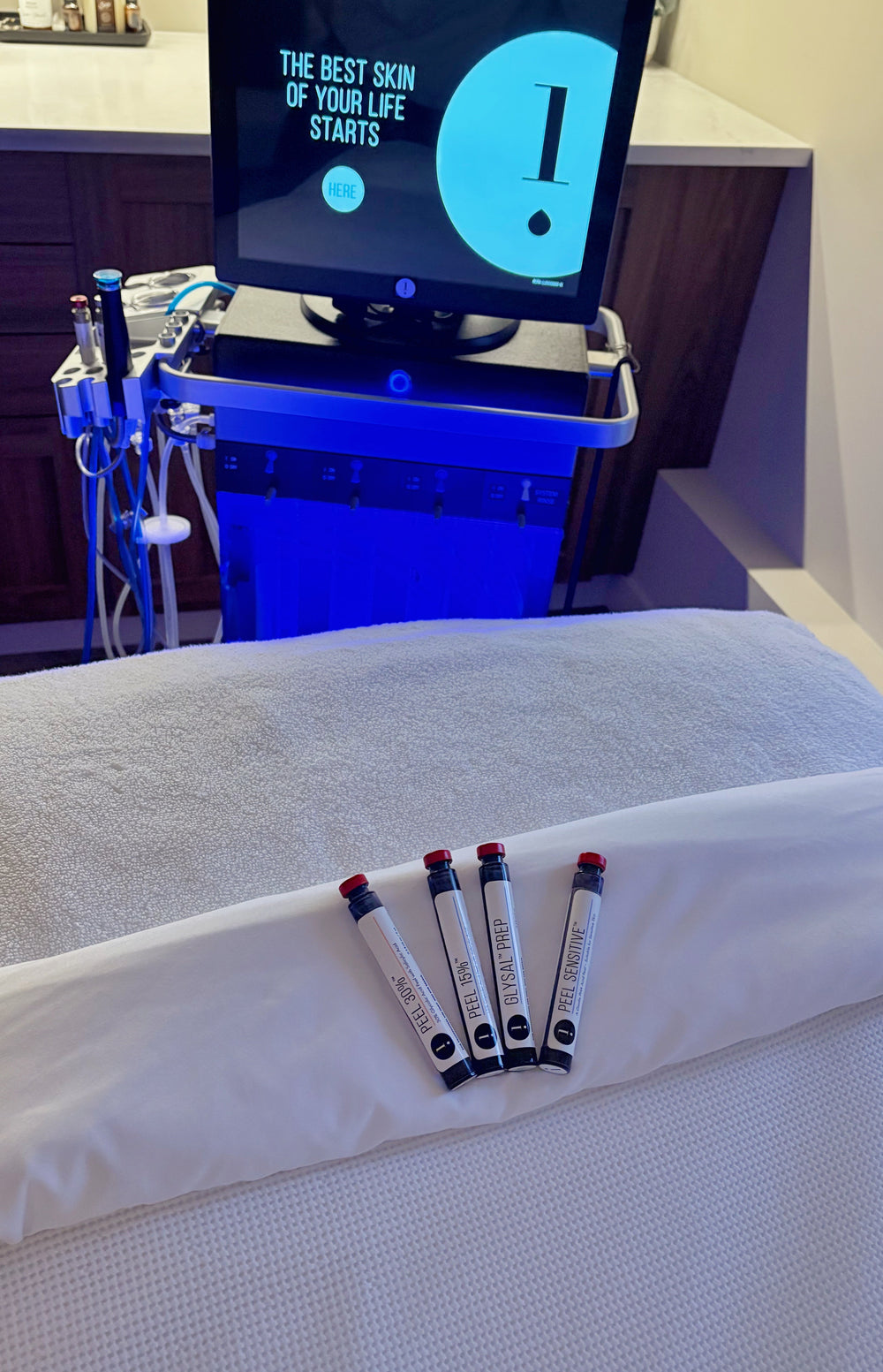HydraFacial treatment being performed at La Luma Spa & Aesthetics