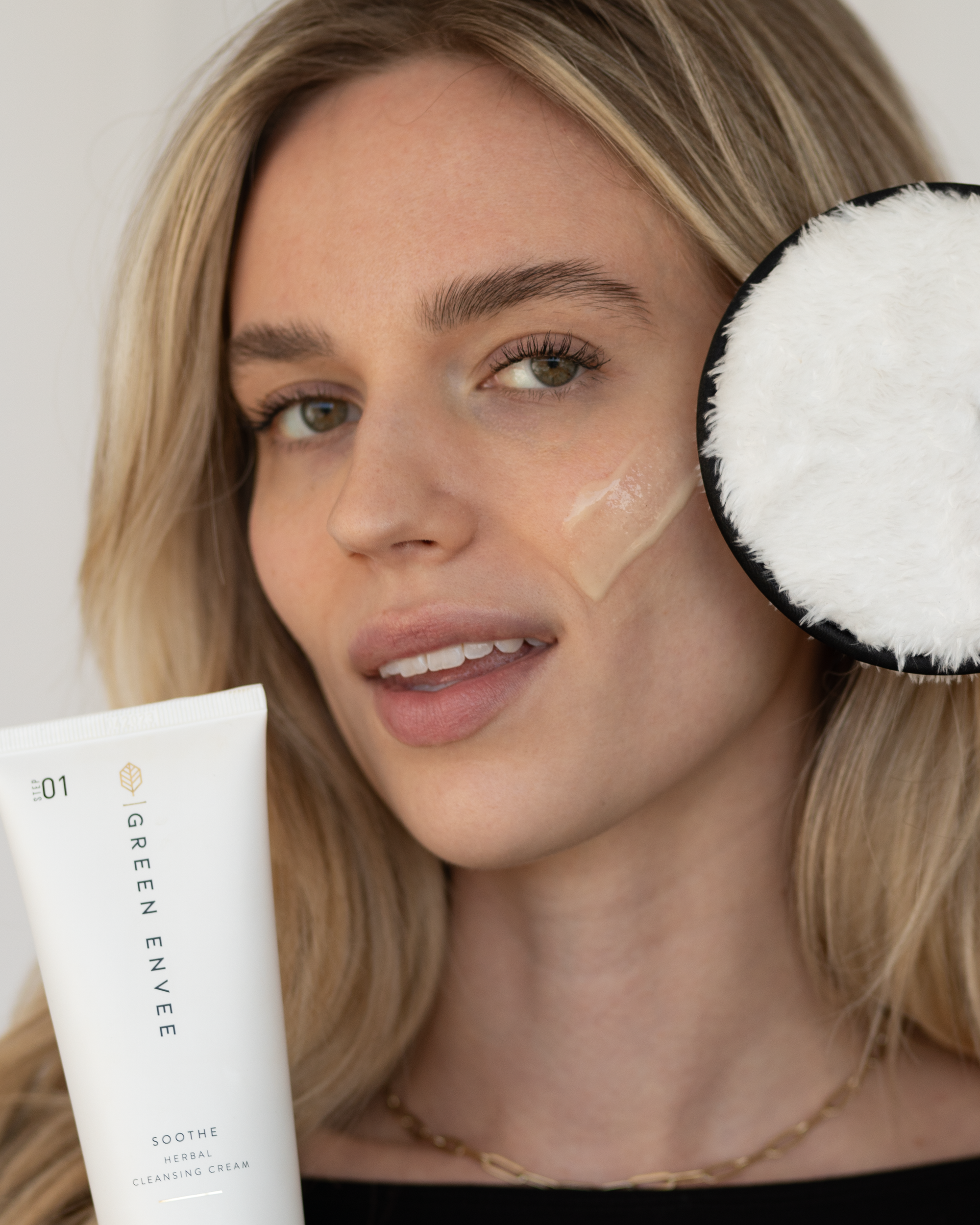 Soothe Herbal Cleansing Cream